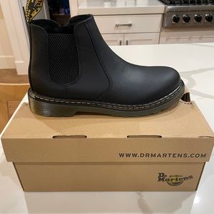 Dr Marten low cut chelsea boots